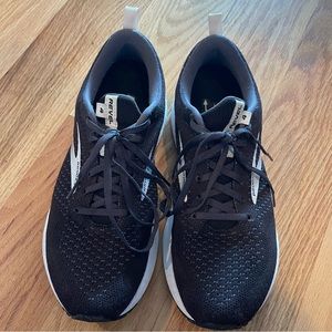 Brooks Revel 4
